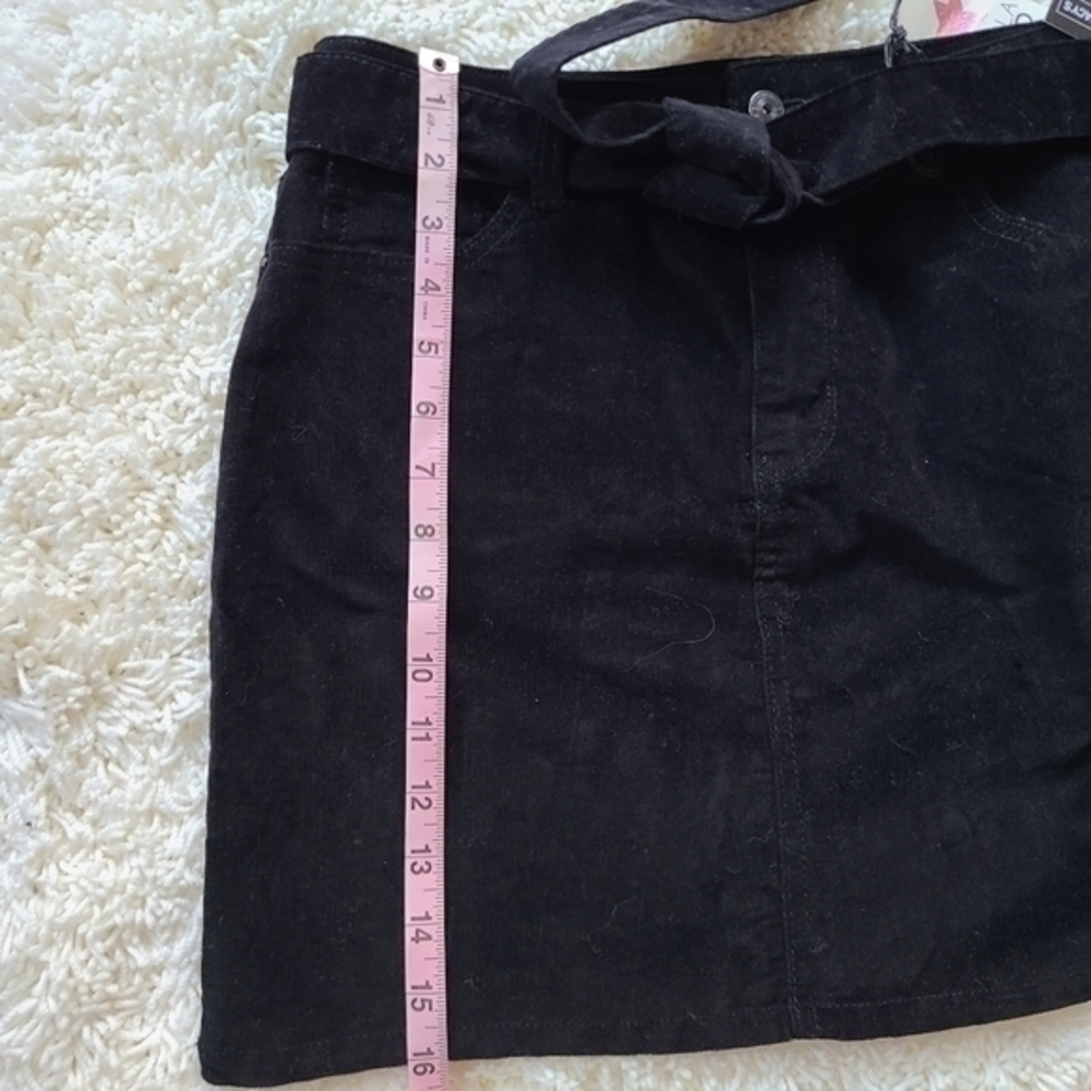 Belted Vanilla Star‎ Black Mini Skirt - Picture 5 of 5